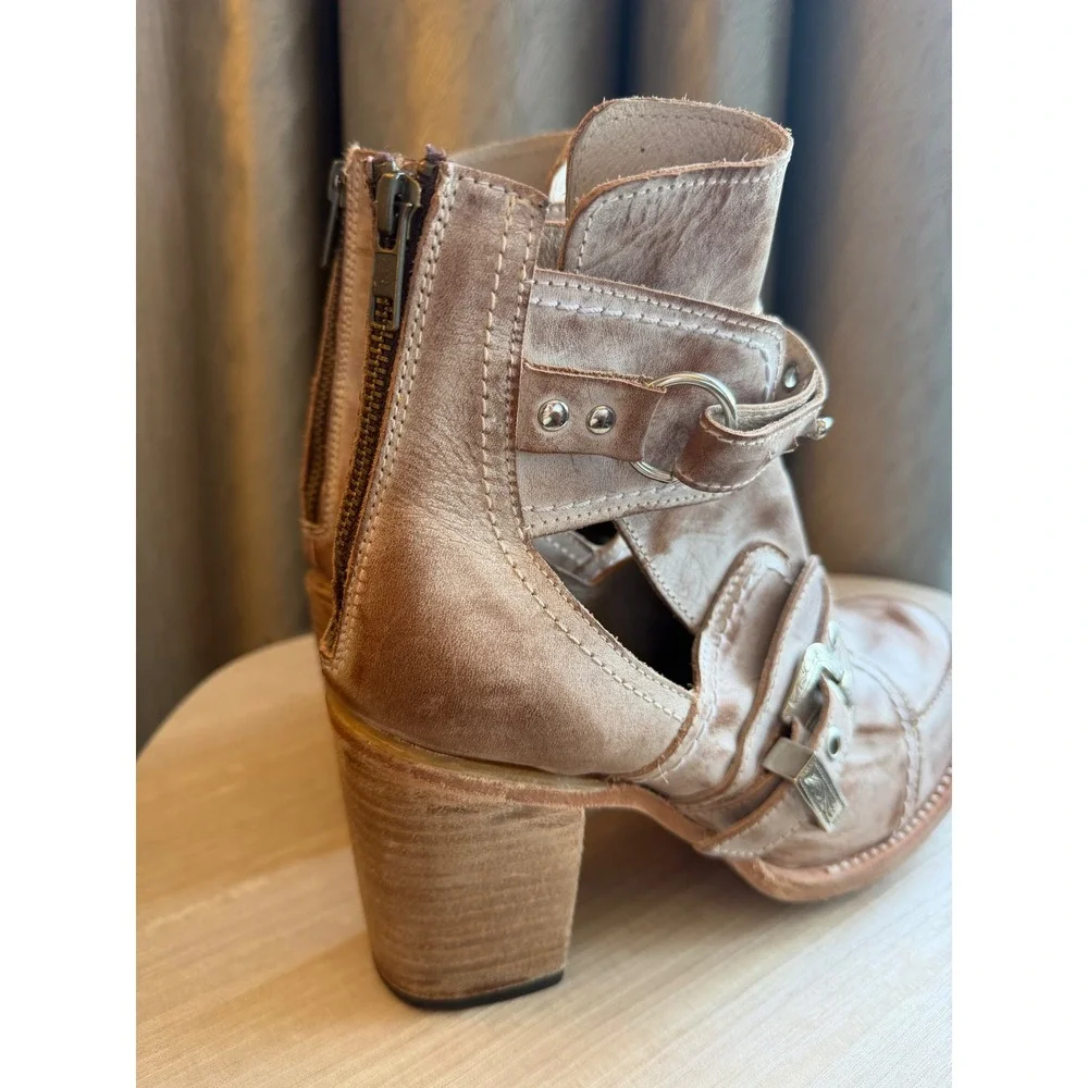 Freebird Sonoma Women 11 Distressed Leather Cutout Buckle Moto Ankle Boots Taupe